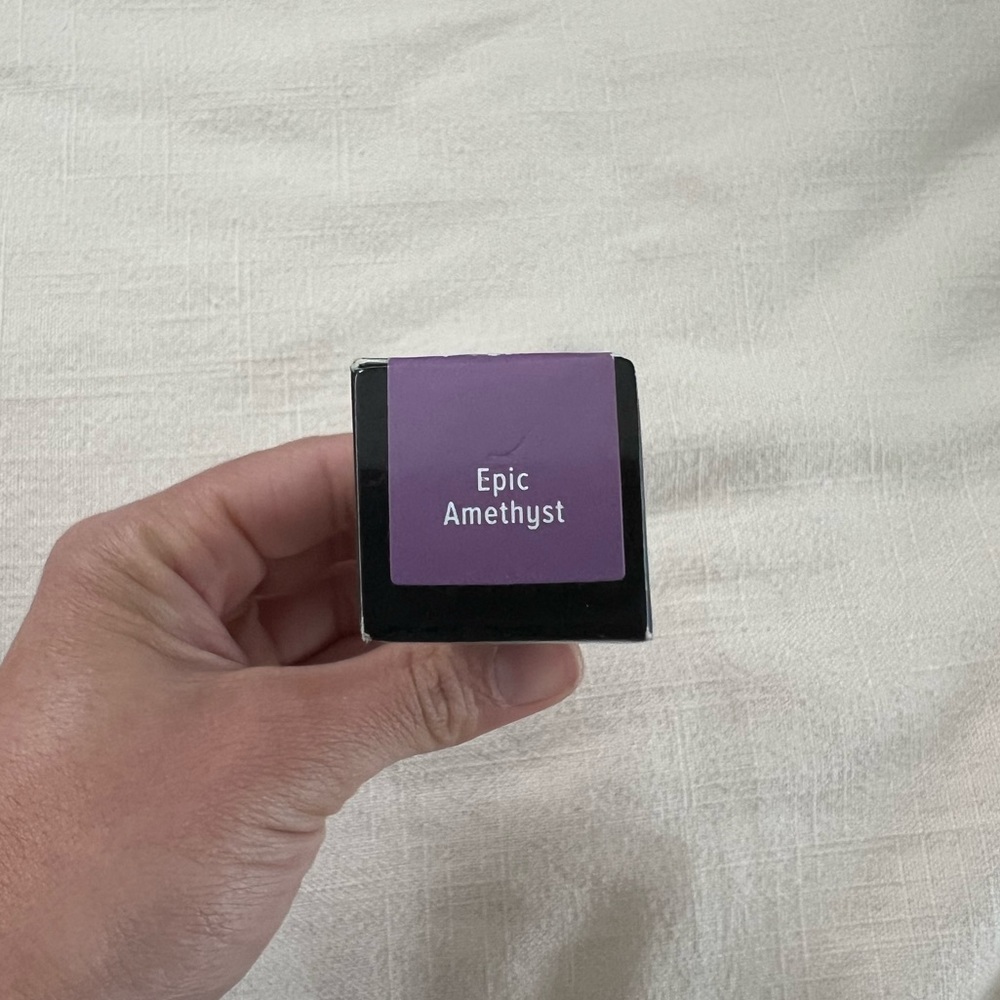 IT COSMETICS superhero no-tug shadow stick